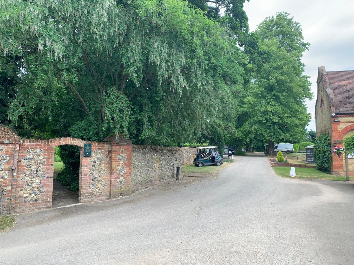 Badgemore Park Henley-on-Thames Exterior foto