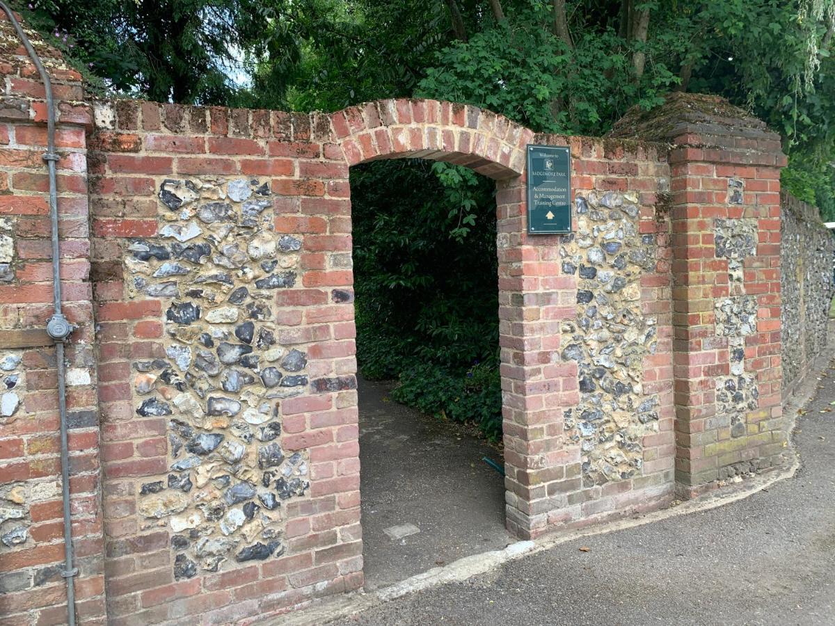 Badgemore Park Henley-on-Thames Exterior foto